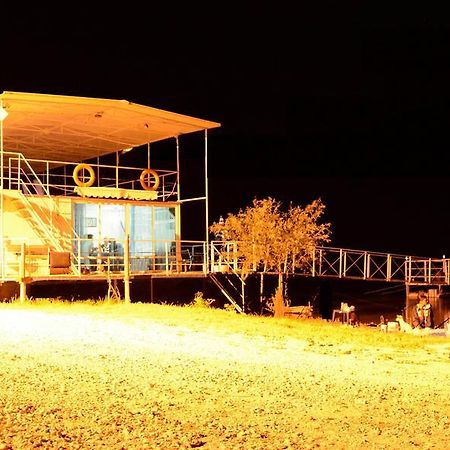 Delta Pontoon Hotel Mahmudia Exterior photo