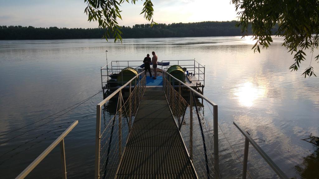 Delta Pontoon Hotel Mahmudia Exterior photo
